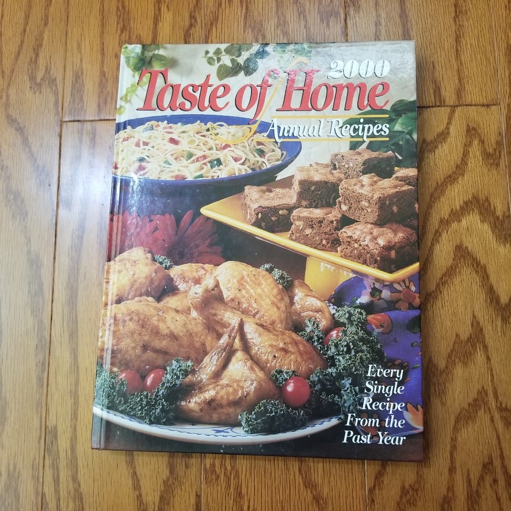 Taste of Home 2000 annual recipe cookbook